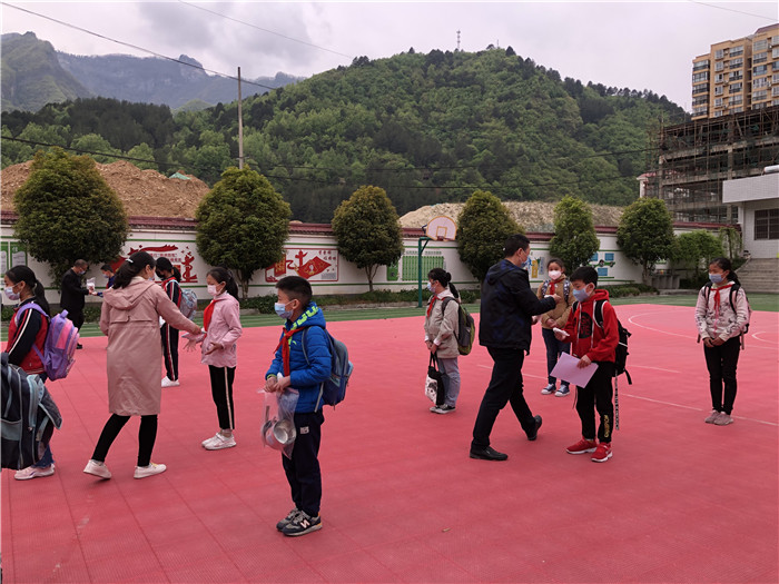 佛坪县小学最新动态报道